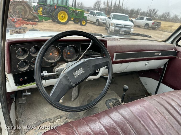 image for item IB9311 1985 GMC Sierra 3500  flatbed pickup truck