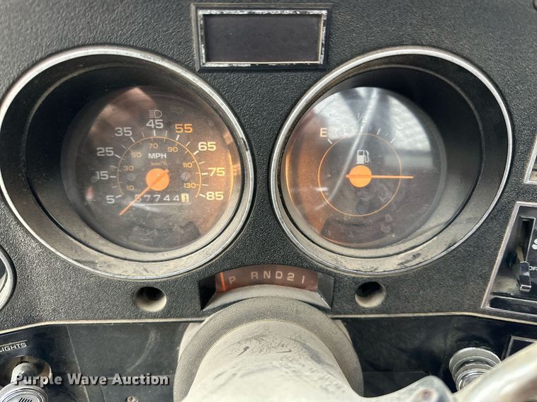 image for item IB9311 1985 GMC Sierra 3500  flatbed pickup truck