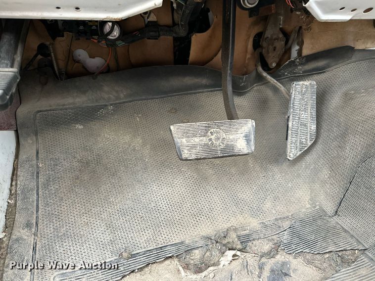 image for item IB9311 1985 GMC Sierra 3500  flatbed pickup truck