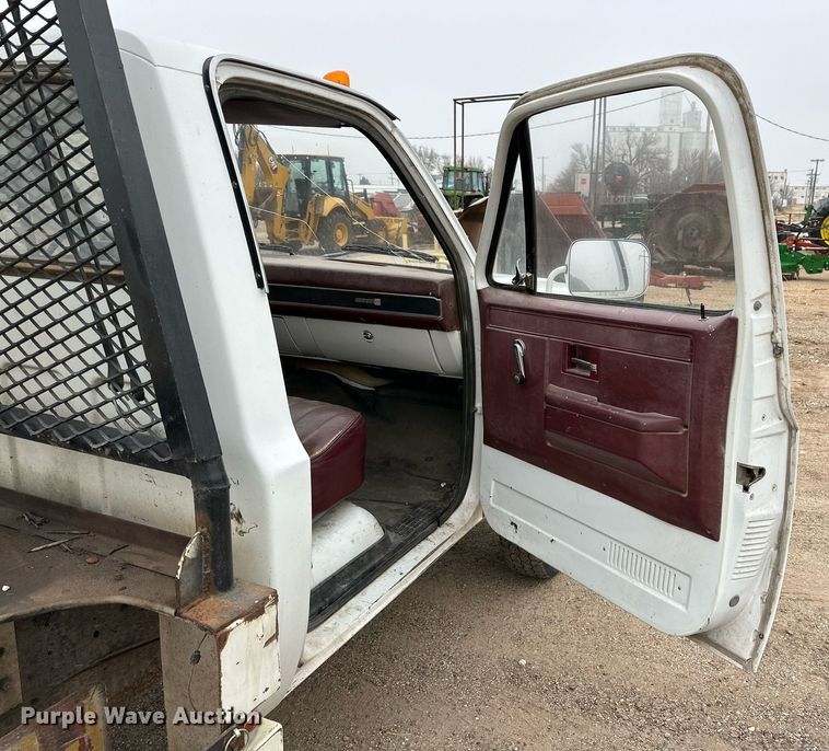 image for item IB9311 1985 GMC Sierra 3500  flatbed pickup truck