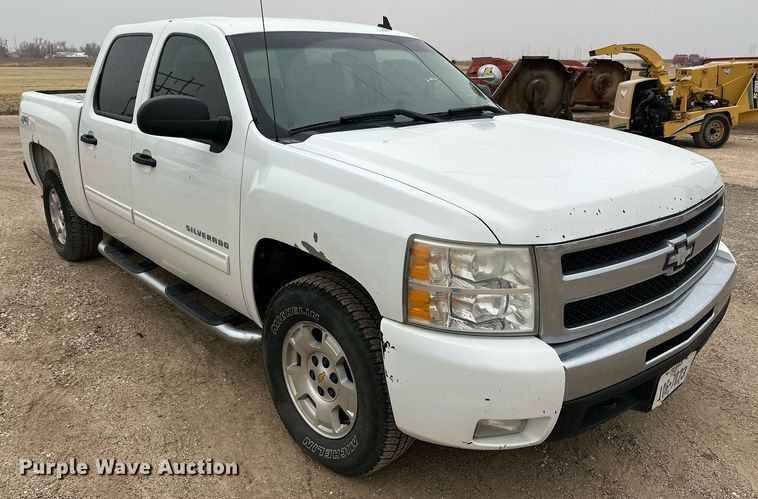 image for item IB9313 2011 Chevrolet Silverado 1500  Crew Cab pickup truck