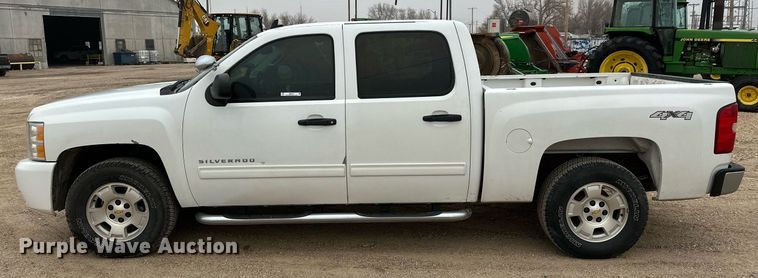 image for item IB9313 2011 Chevrolet Silverado 1500  Crew Cab pickup truck