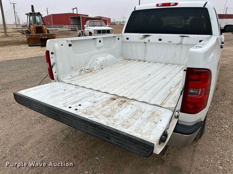 image for item IB9313 2011 Chevrolet Silverado 1500  Crew Cab pickup truck