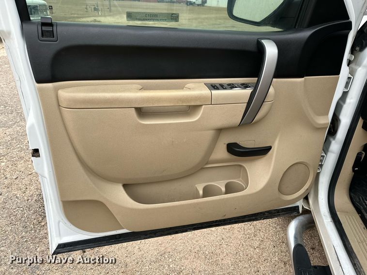 image for item IB9313 2011 Chevrolet Silverado 1500  Crew Cab pickup truck