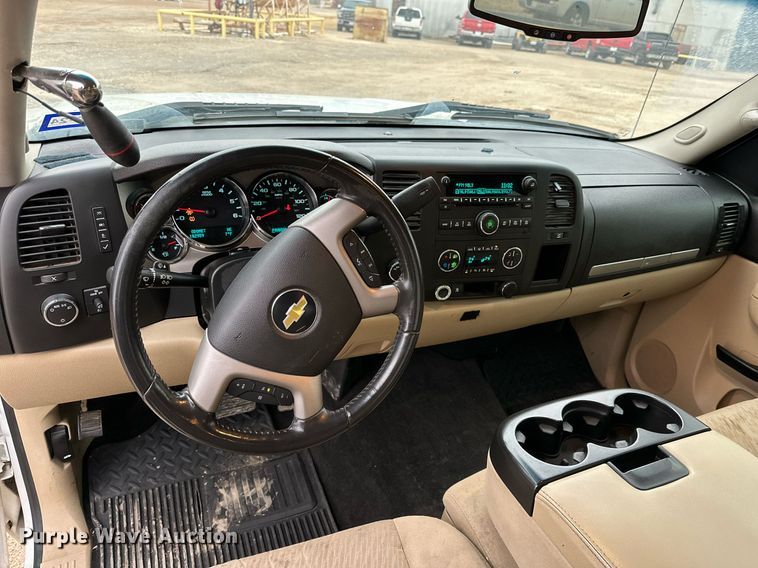 image for item IB9313 2011 Chevrolet Silverado 1500  Crew Cab pickup truck