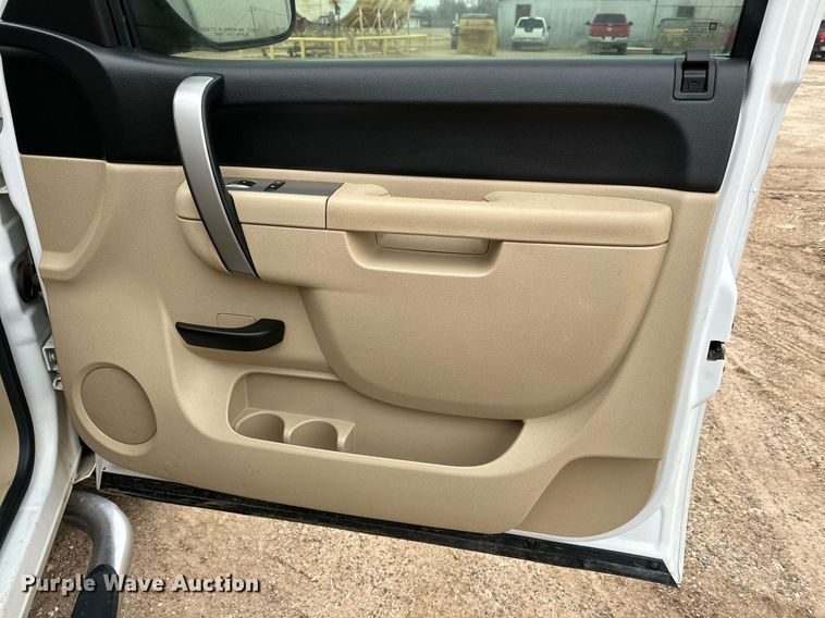 image for item IB9313 2011 Chevrolet Silverado 1500  Crew Cab pickup truck