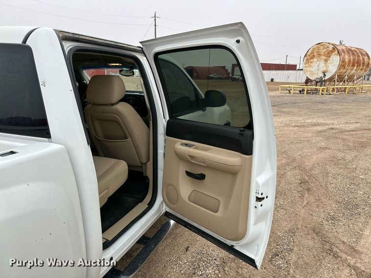 image for item IB9313 2011 Chevrolet Silverado 1500  Crew Cab pickup truck