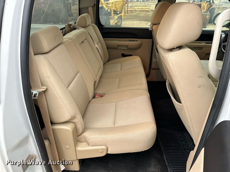 image for item IB9313 2011 Chevrolet Silverado 1500  Crew Cab pickup truck