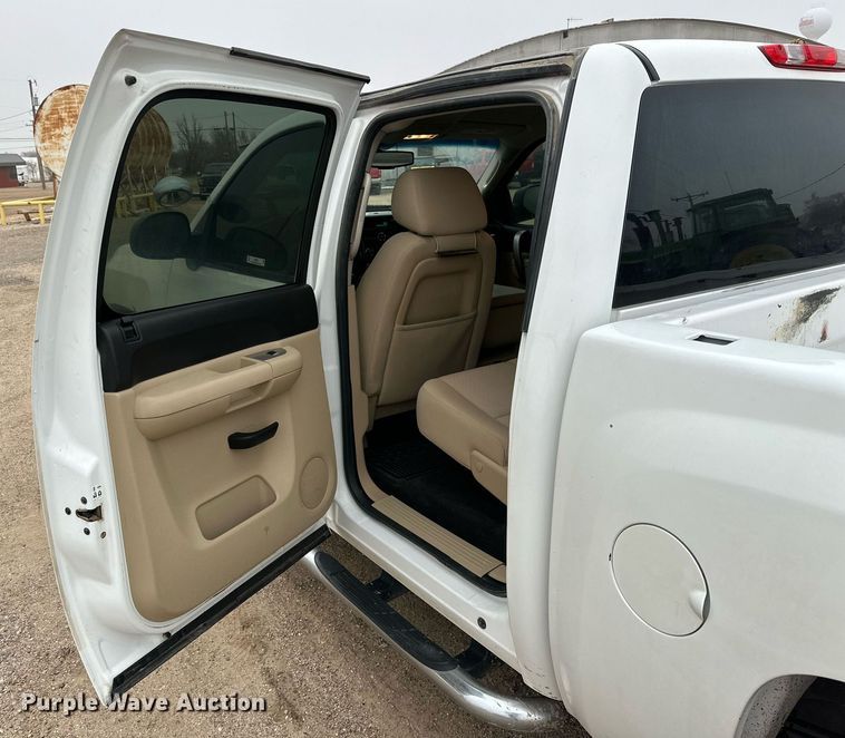 image for item IB9313 2011 Chevrolet Silverado 1500  Crew Cab pickup truck