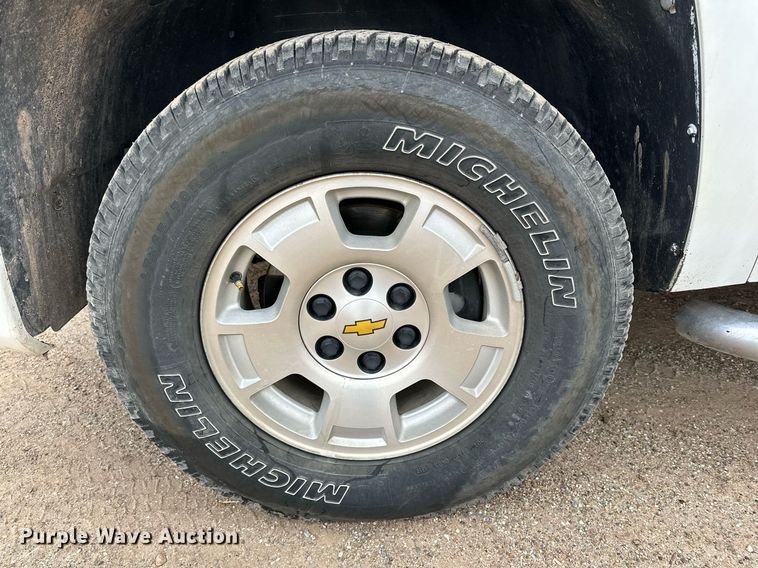 image for item IB9313 2011 Chevrolet Silverado 1500  Crew Cab pickup truck