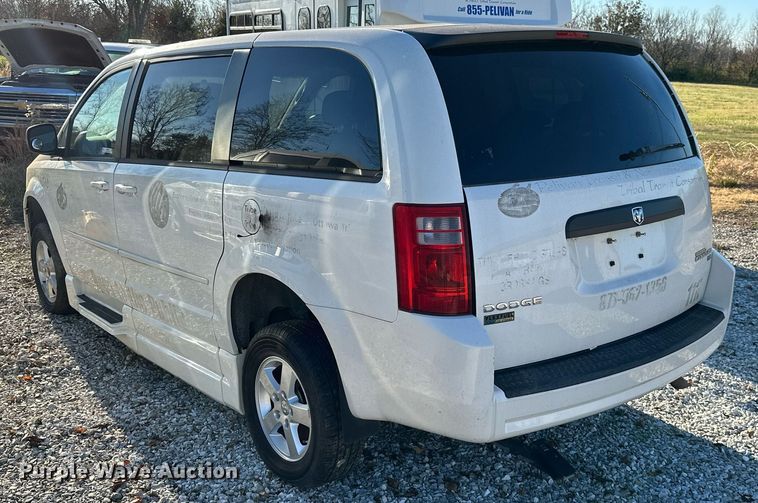 image for item KN9543 2010 Dodge Grand Caravan  handicap accessible van