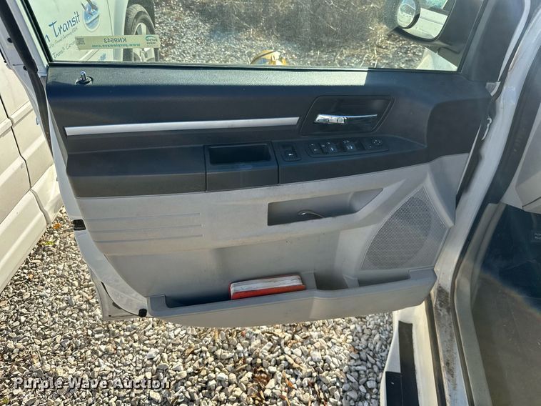 image for item KN9543 2010 Dodge Grand Caravan  handicap accessible van