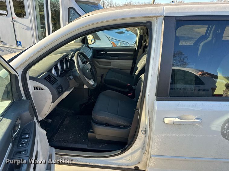 image for item KN9543 2010 Dodge Grand Caravan  handicap accessible van