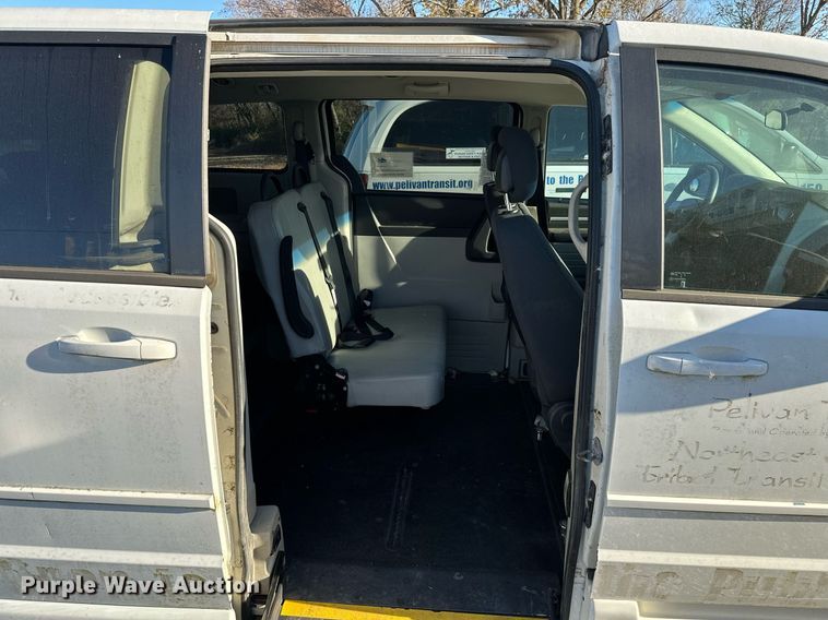 image for item KN9543 2010 Dodge Grand Caravan  handicap accessible van