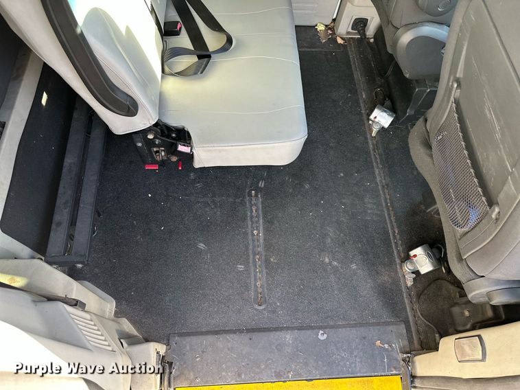 image for item KN9543 2010 Dodge Grand Caravan  handicap accessible van