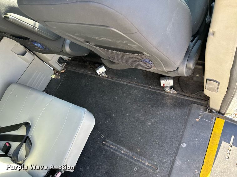 image for item KN9543 2010 Dodge Grand Caravan  handicap accessible van