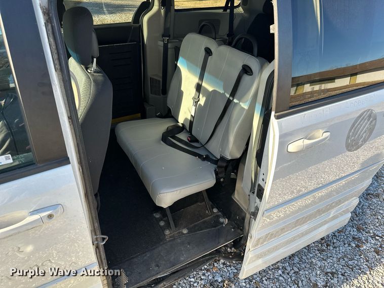 image for item KN9543 2010 Dodge Grand Caravan  handicap accessible van