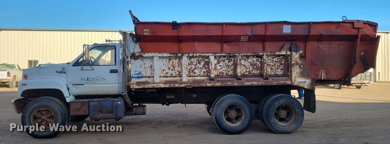 image for item KT9951 1990 GMC C7H064  dump truck