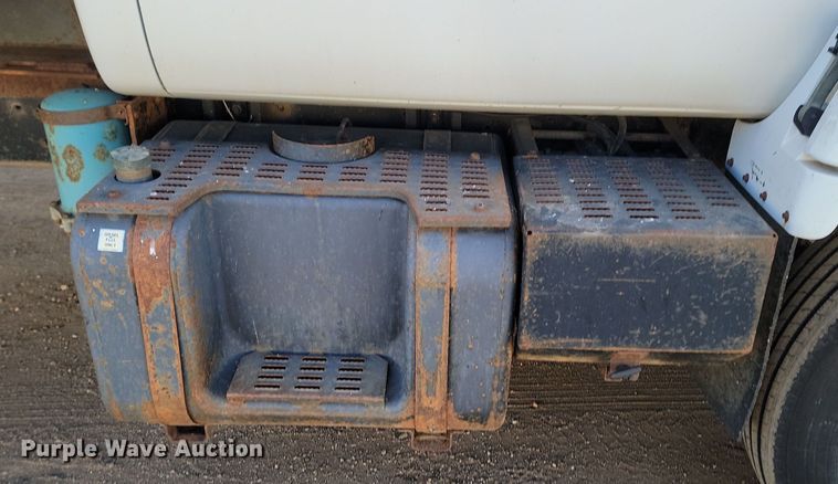 image for item KT9951 1990 GMC C7H064  dump truck