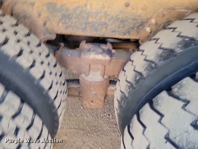 image for item KT9951 1990 GMC C7H064  dump truck