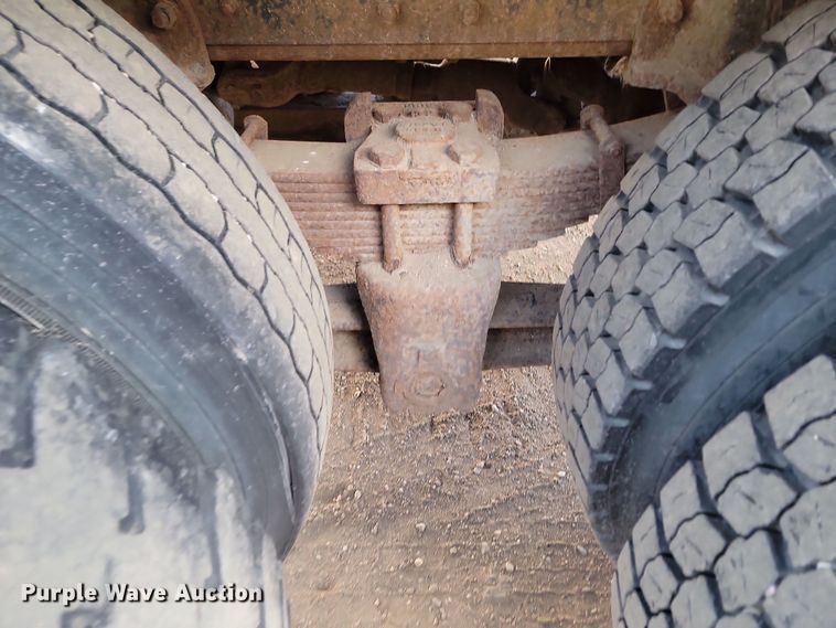 image for item KT9951 1990 GMC C7H064  dump truck