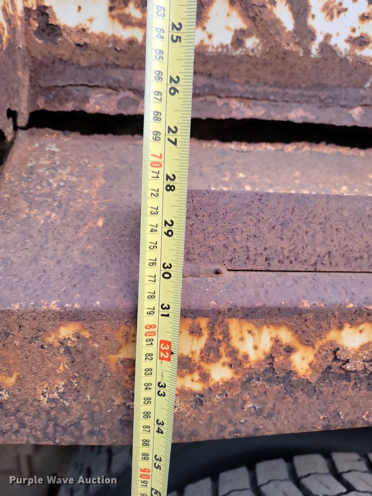 image for item KT9951 1990 GMC C7H064  dump truck