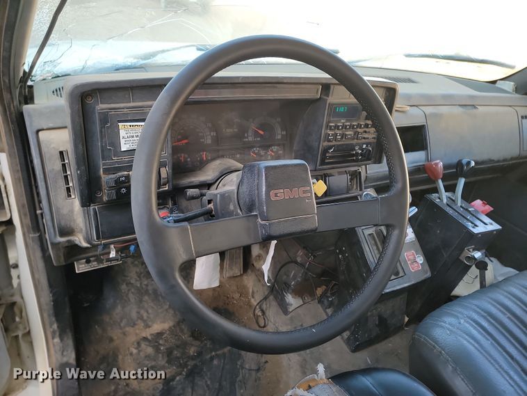 image for item KT9951 1990 GMC C7H064  dump truck