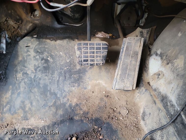 image for item KT9951 1990 GMC C7H064  dump truck