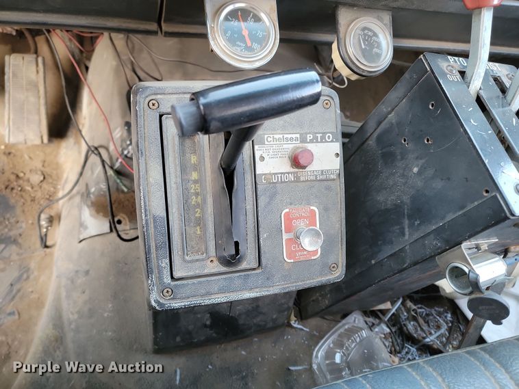 image for item KT9951 1990 GMC C7H064  dump truck