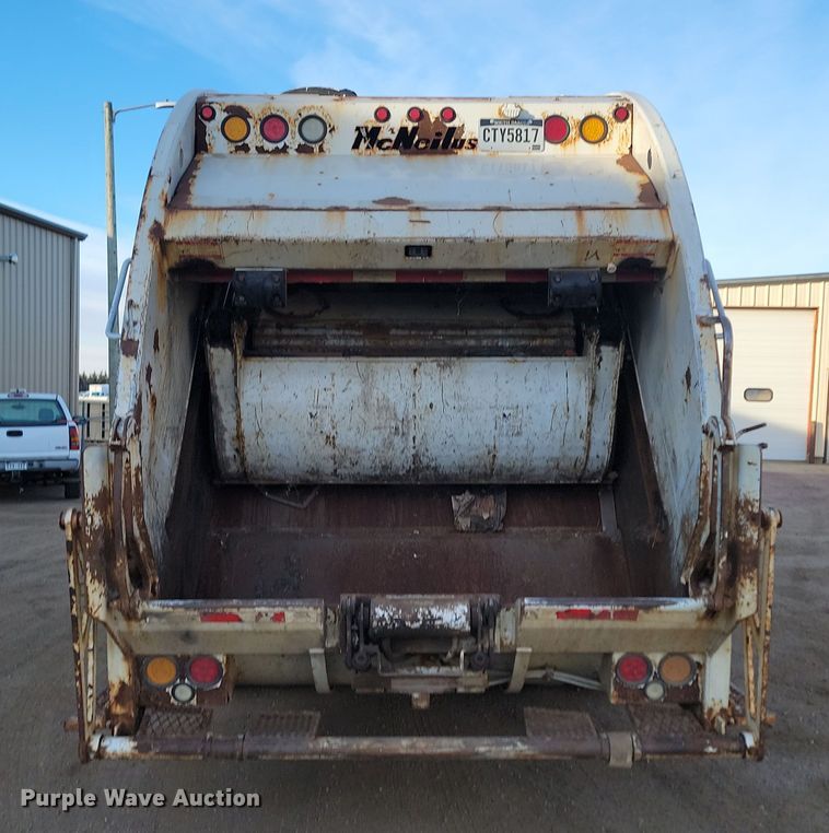image for item KT9952 2005 Sterling Acterra  refuse truck