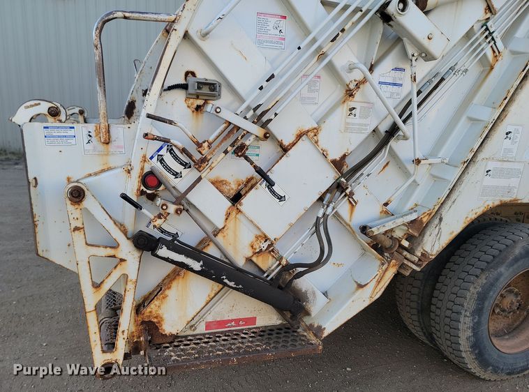 image for item KT9952 2005 Sterling Acterra  refuse truck