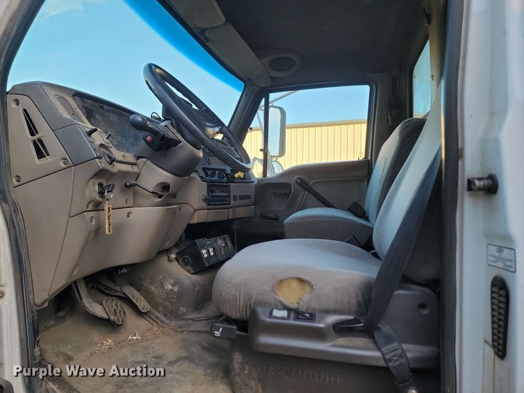 image for item KT9952 2005 Sterling Acterra  refuse truck