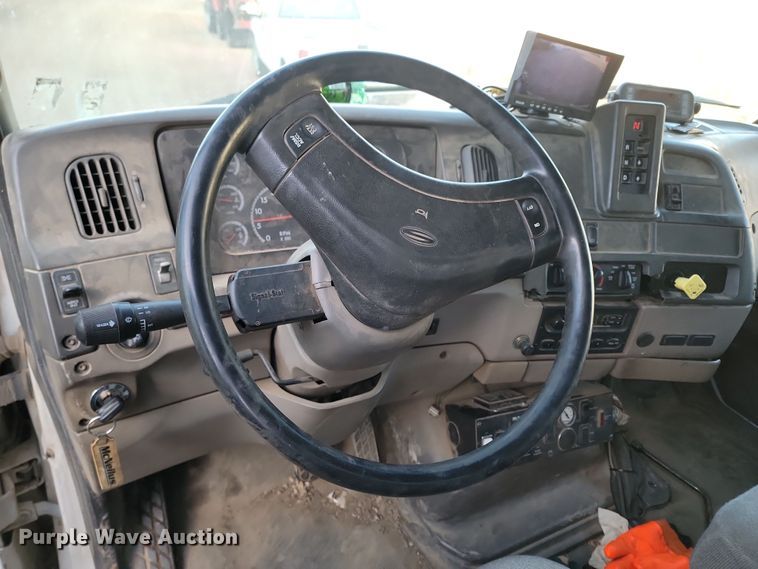 image for item KT9952 2005 Sterling Acterra  refuse truck