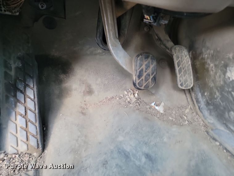 image for item KT9952 2005 Sterling Acterra  refuse truck