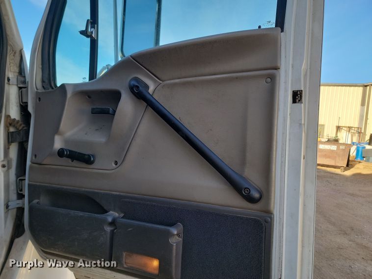 image for item KT9952 2005 Sterling Acterra  refuse truck