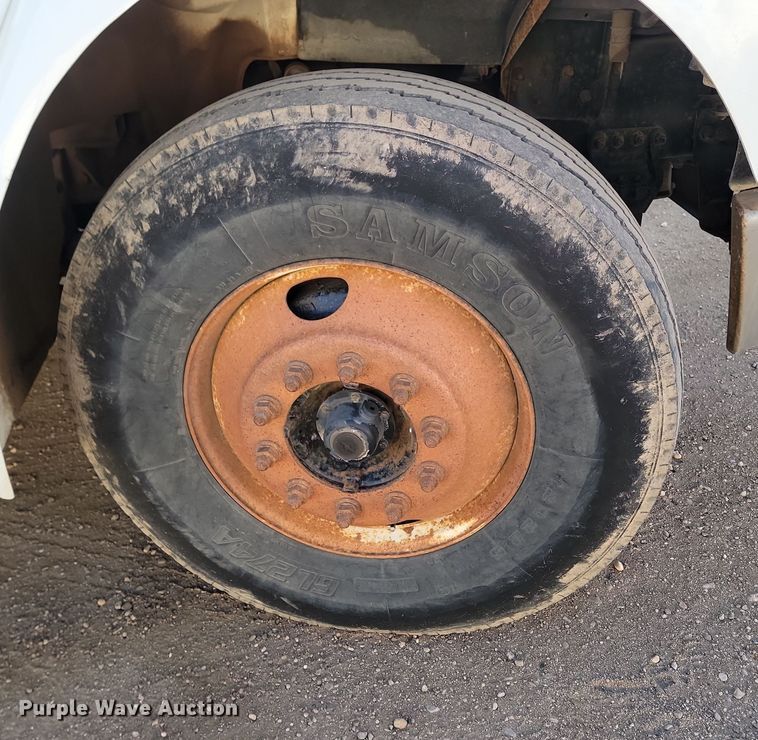 image for item KT9952 2005 Sterling Acterra  refuse truck