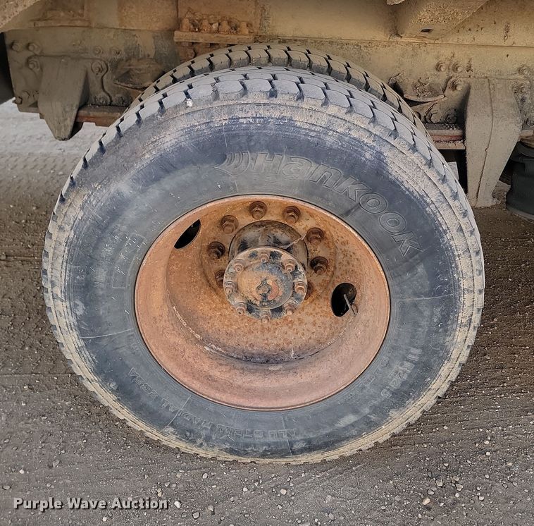 image for item KT9952 2005 Sterling Acterra  refuse truck