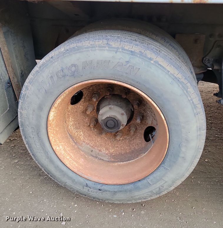 image for item KT9952 2005 Sterling Acterra  refuse truck