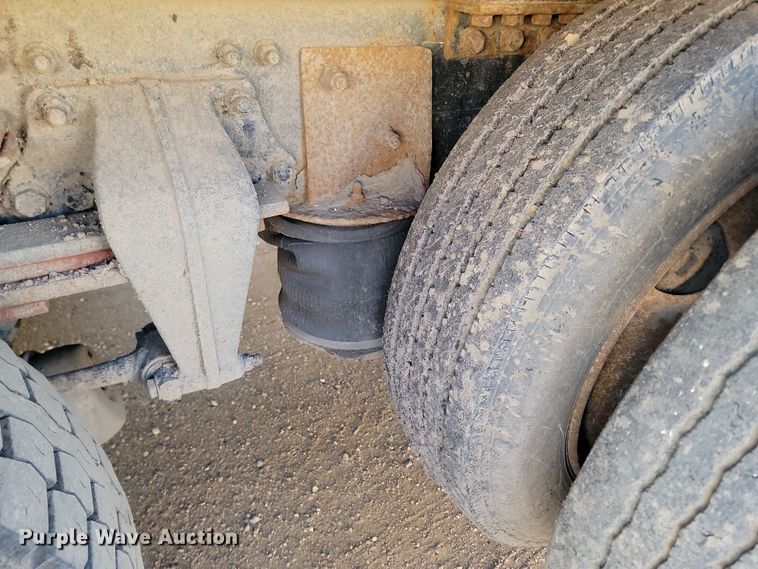 image for item KT9952 2005 Sterling Acterra  refuse truck