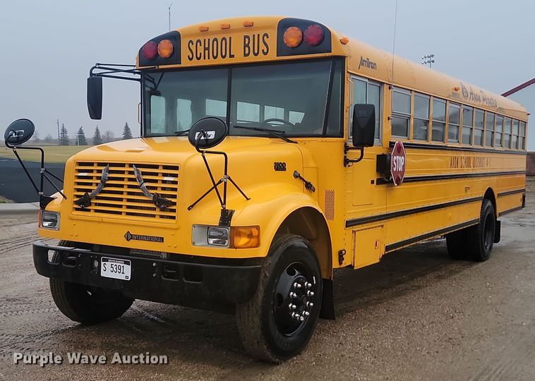 image for item KU9095 1999 International  school bus