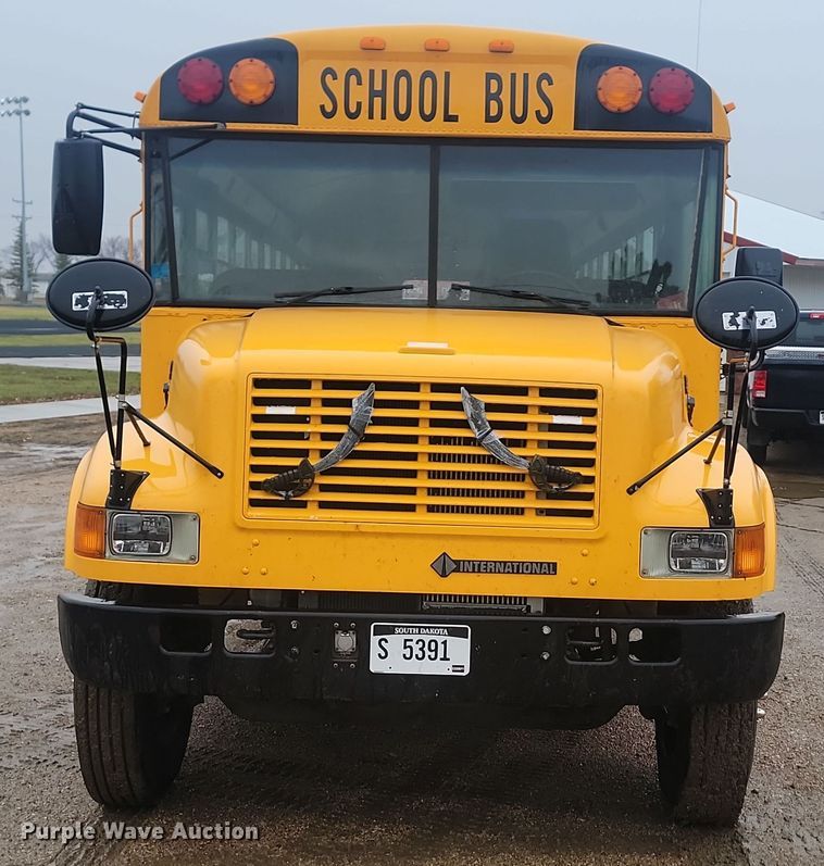 image for item KU9095 1999 International  school bus