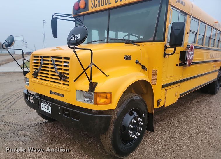 image for item KU9095 1999 International  school bus