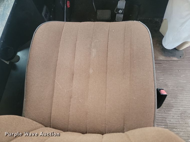 image for item KU9095 1999 International  school bus