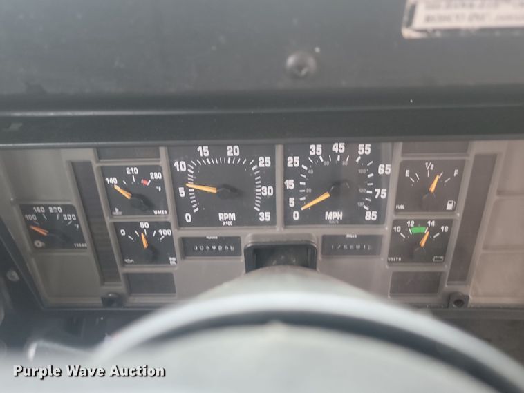 image for item KU9095 1999 International  school bus