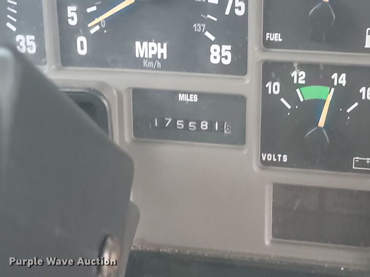 image for item KU9095 1999 International  school bus