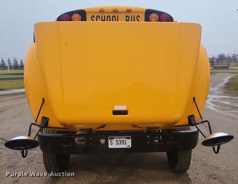 image for item KU9095 1999 International  school bus