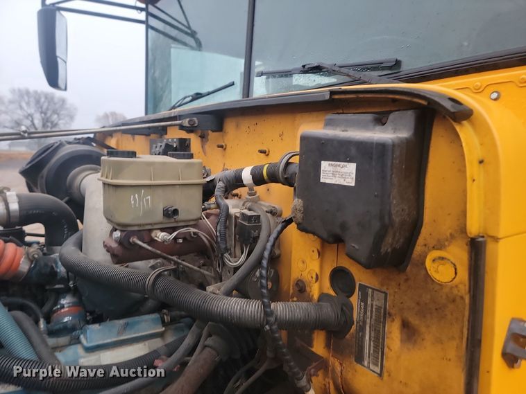 image for item KU9095 1999 International  school bus