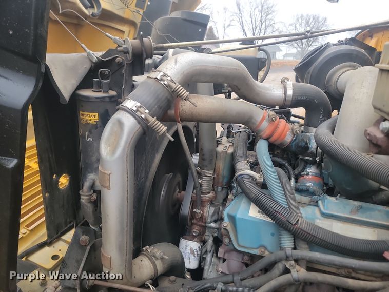 image for item KU9095 1999 International  school bus