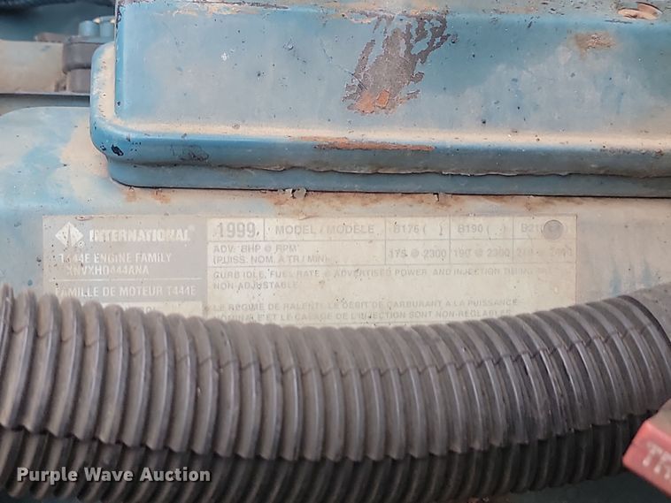 image for item KU9095 1999 International  school bus