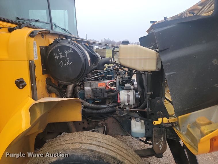 image for item KU9095 1999 International  school bus